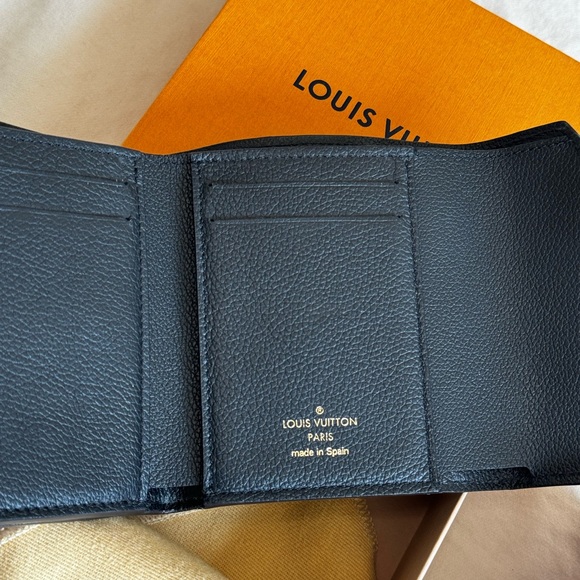 Louis Vuitton Double V Flap Victorine Wallet - Picture 10 of 16